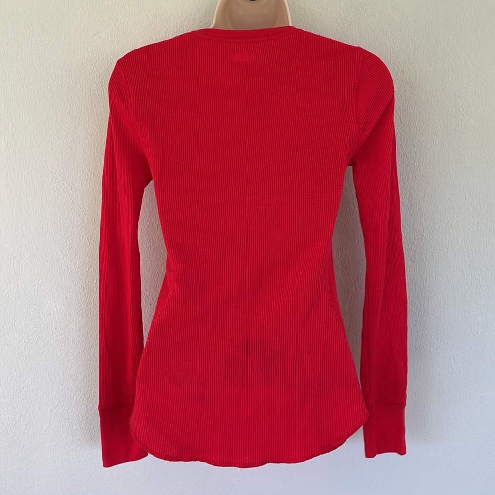 Old Navy too hot to handle red Christmas gingerbread thermal waffle top size XS - Picture 6 of 8